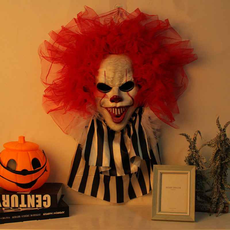 Horror Clown Wreath – Door & Wall Halloween Decor - GoSavvyNow