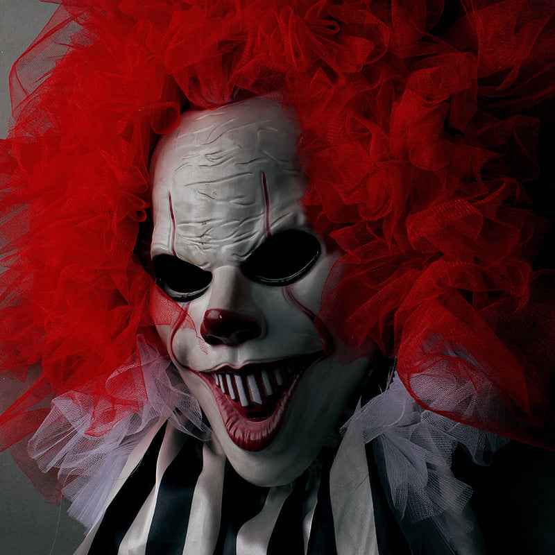 Horror Clown Wreath – Door & Wall Halloween Decor - GoSavvyNow