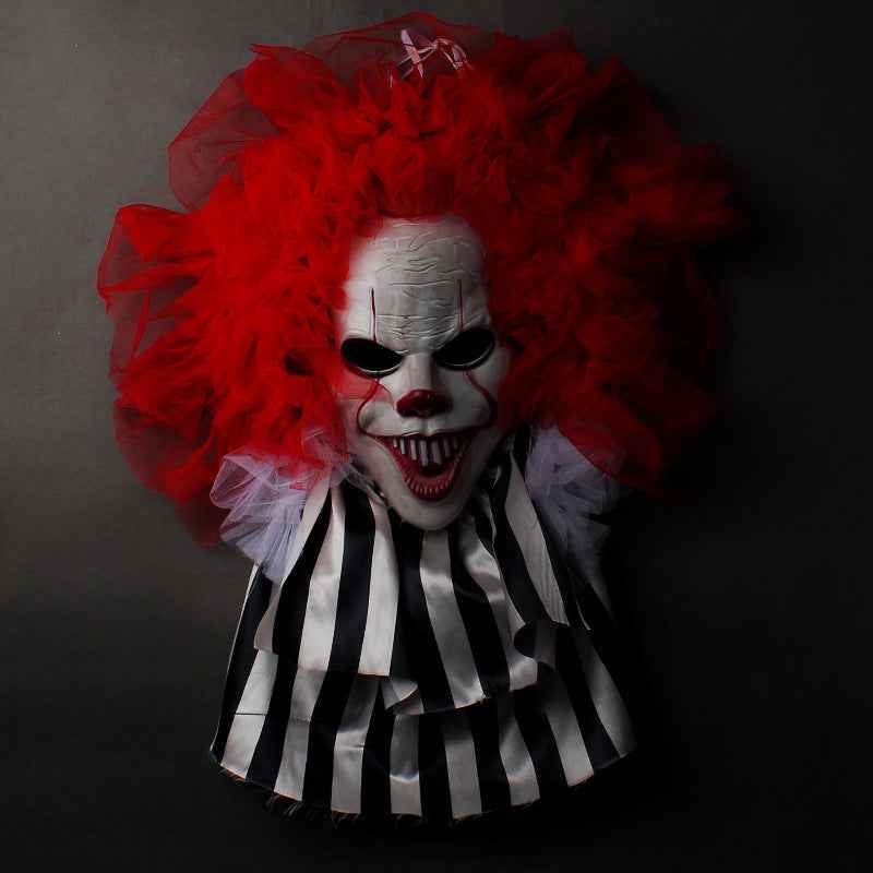 Horror Clown Wreath – Door & Wall Halloween Decor - GoSavvyNow